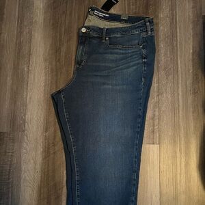 NWT -Torrid boyfriend ankle vintage stretch jeans  size 22